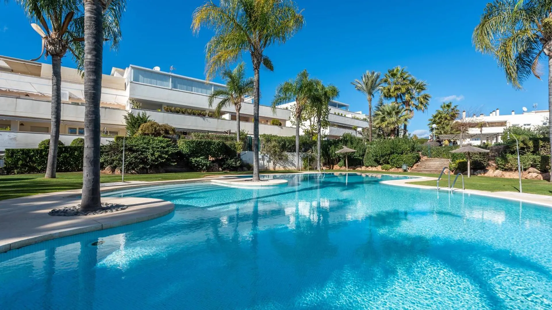 Apartamentos Altos De Banus Ll location